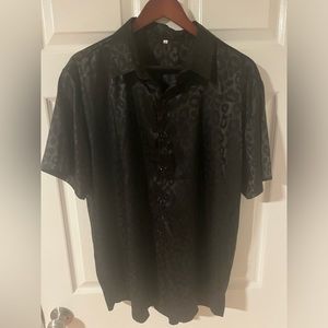 Men's Black button down shirt short sleeve leopard print black XL